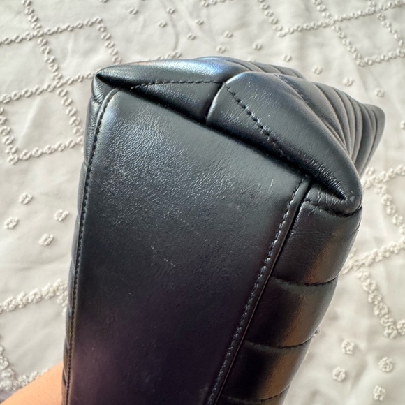 Authentic YSL Small LouLou Tote Shopper - Picture 5 of 8